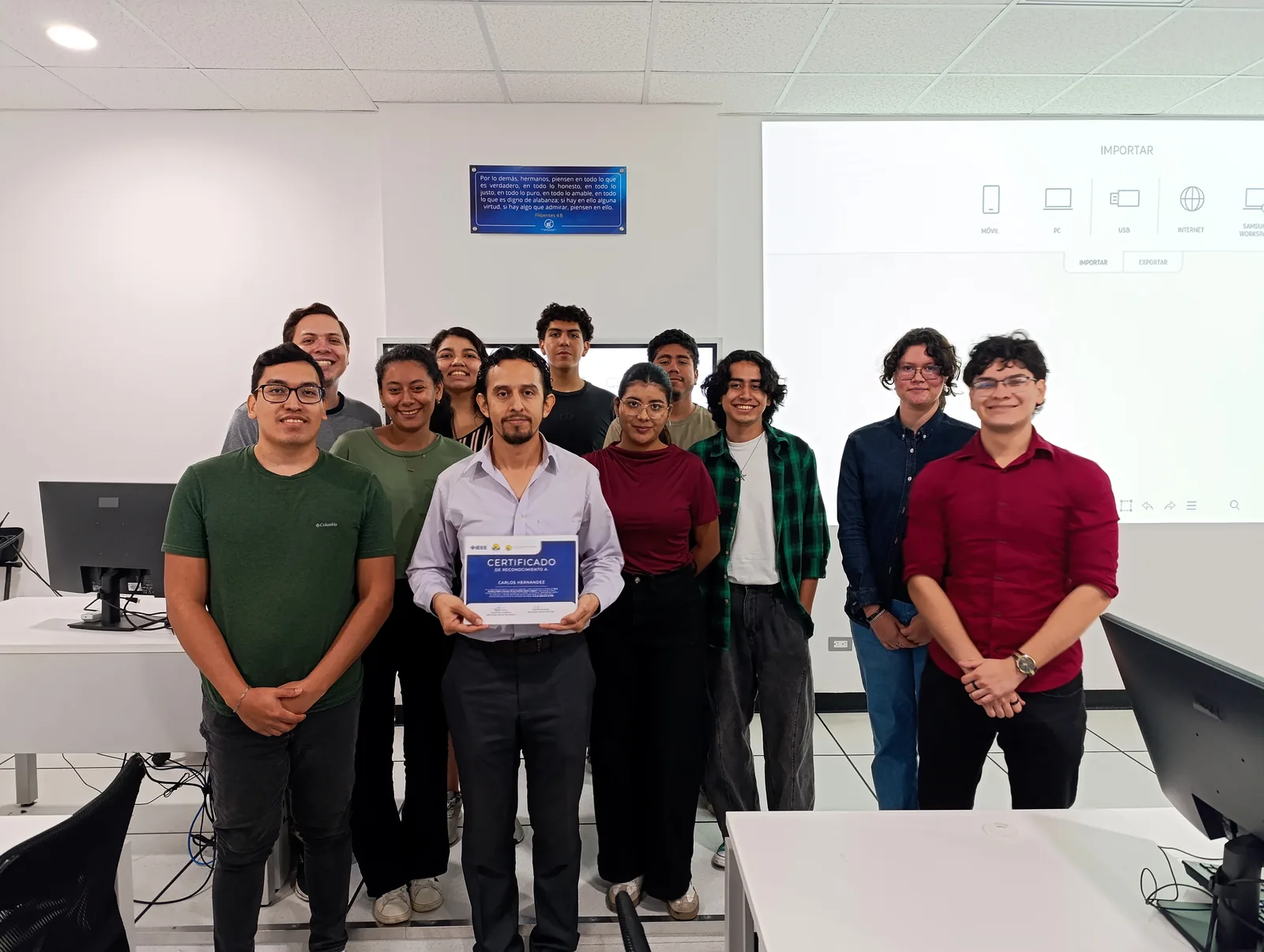 Foto de grupo de De la pantalla al objeto